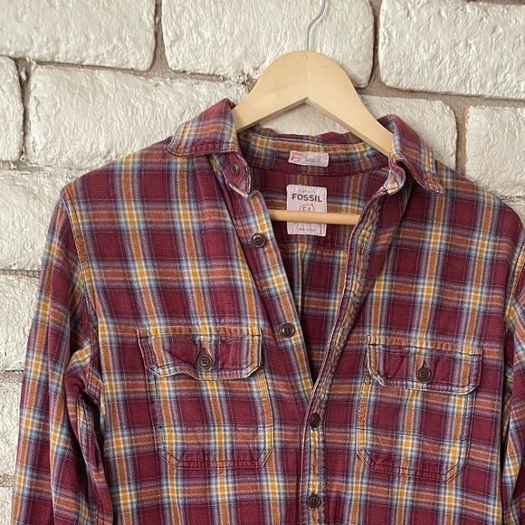 Fossil Men's Burgundy Plaid Button Down Shirt - Picture 2 of 6